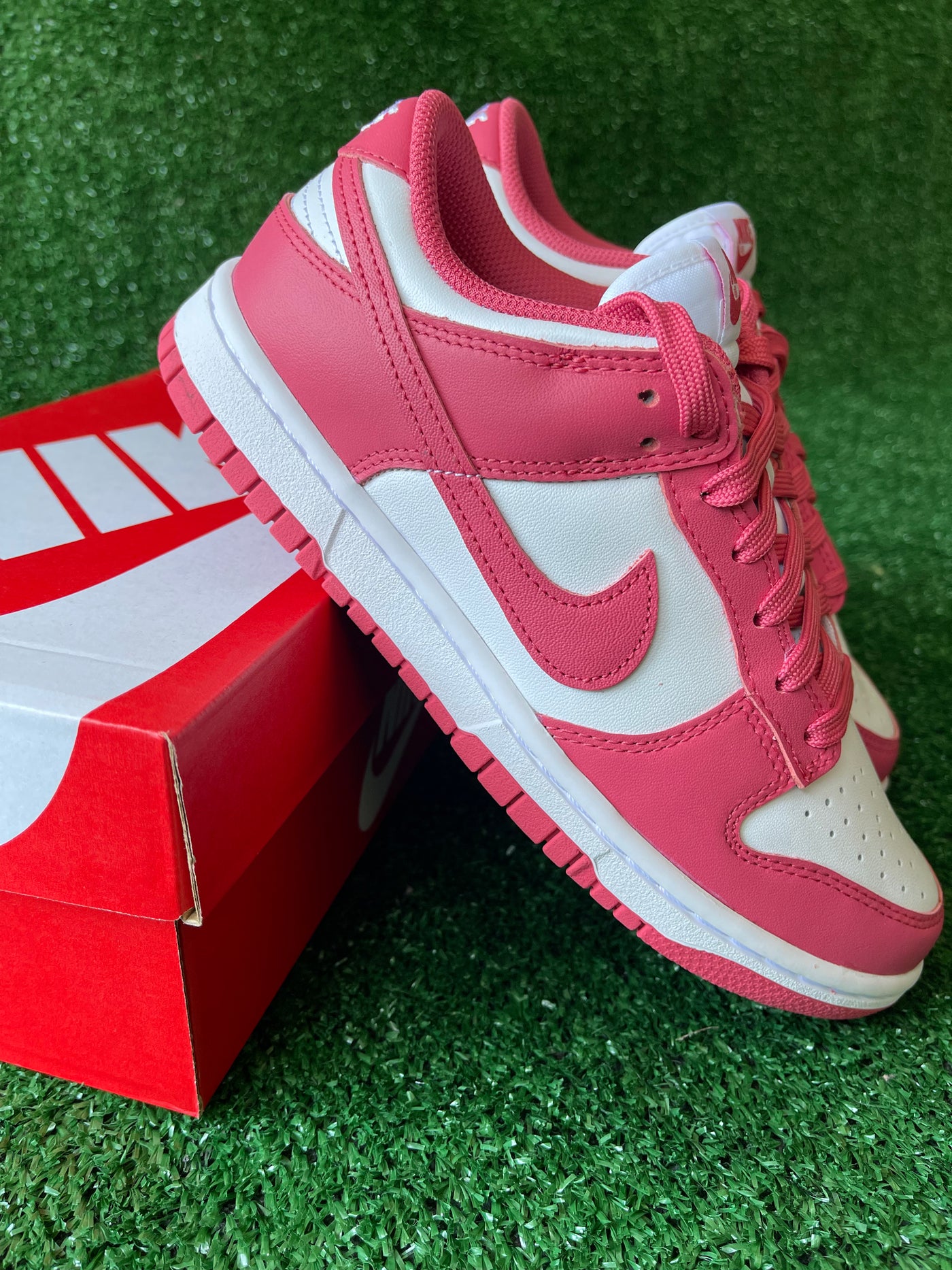 Nike Dunk Low "Archeo Pink"