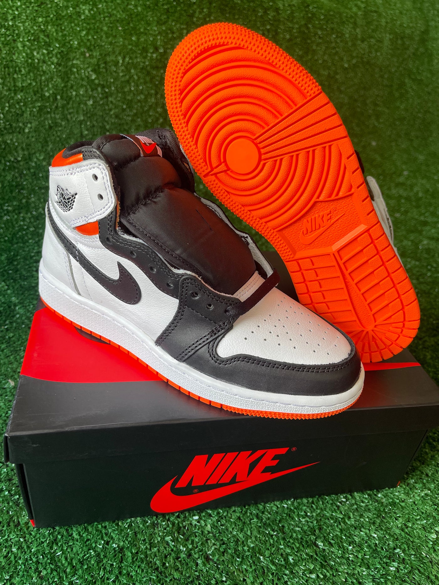 Air Jordan 1 Retro High GS "Electro Orange"