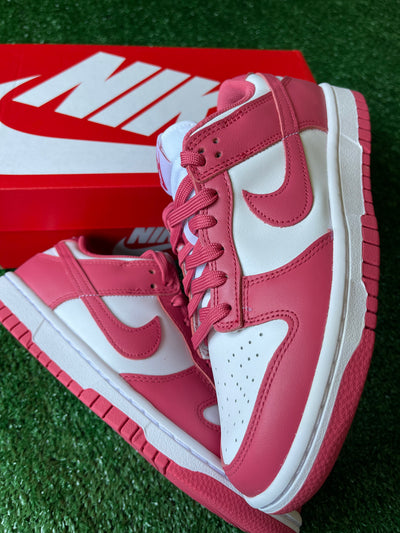 Nike Dunk Low "Archeo Pink"