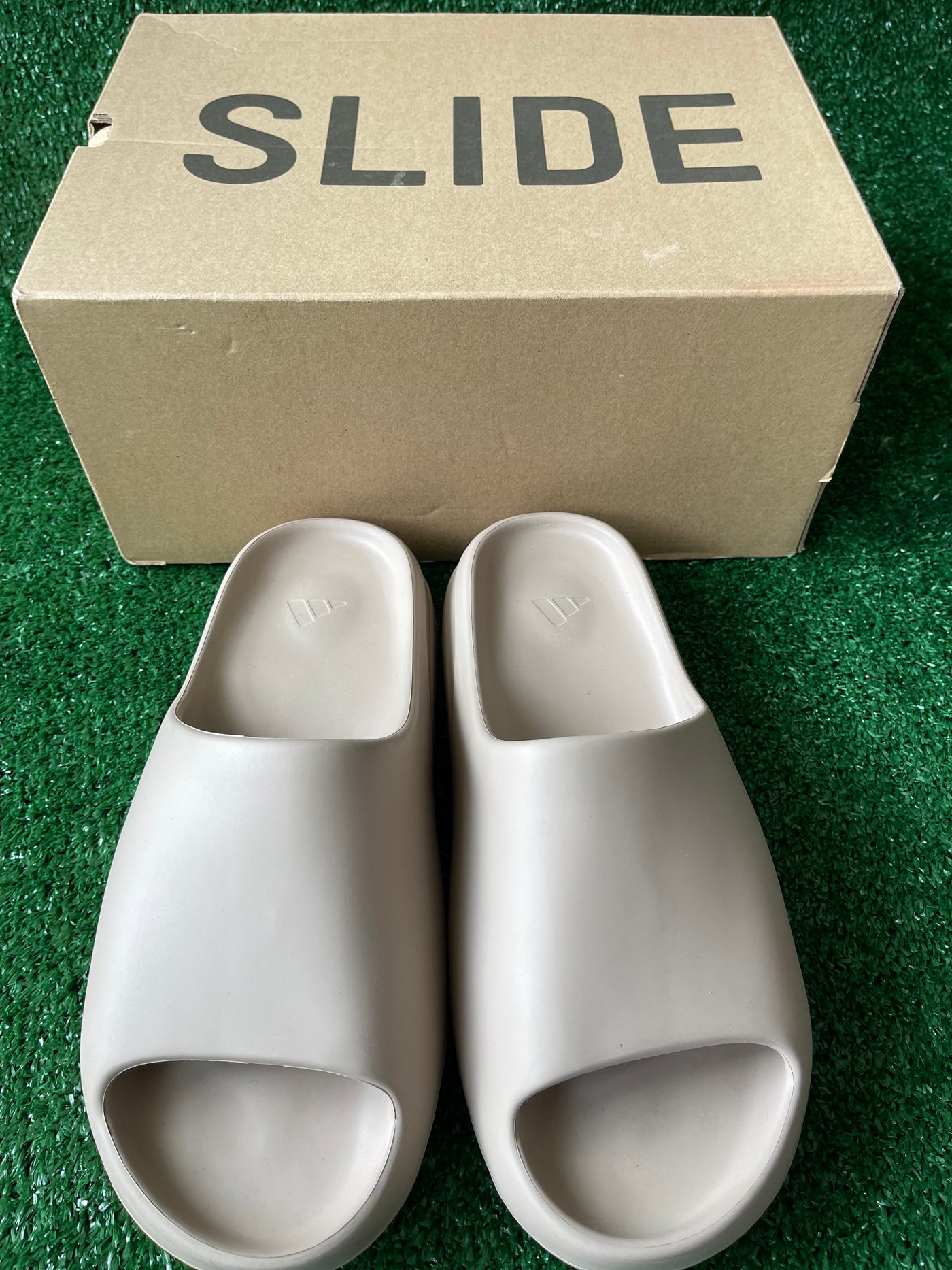 Yeezy Slide "Pure" (First release)