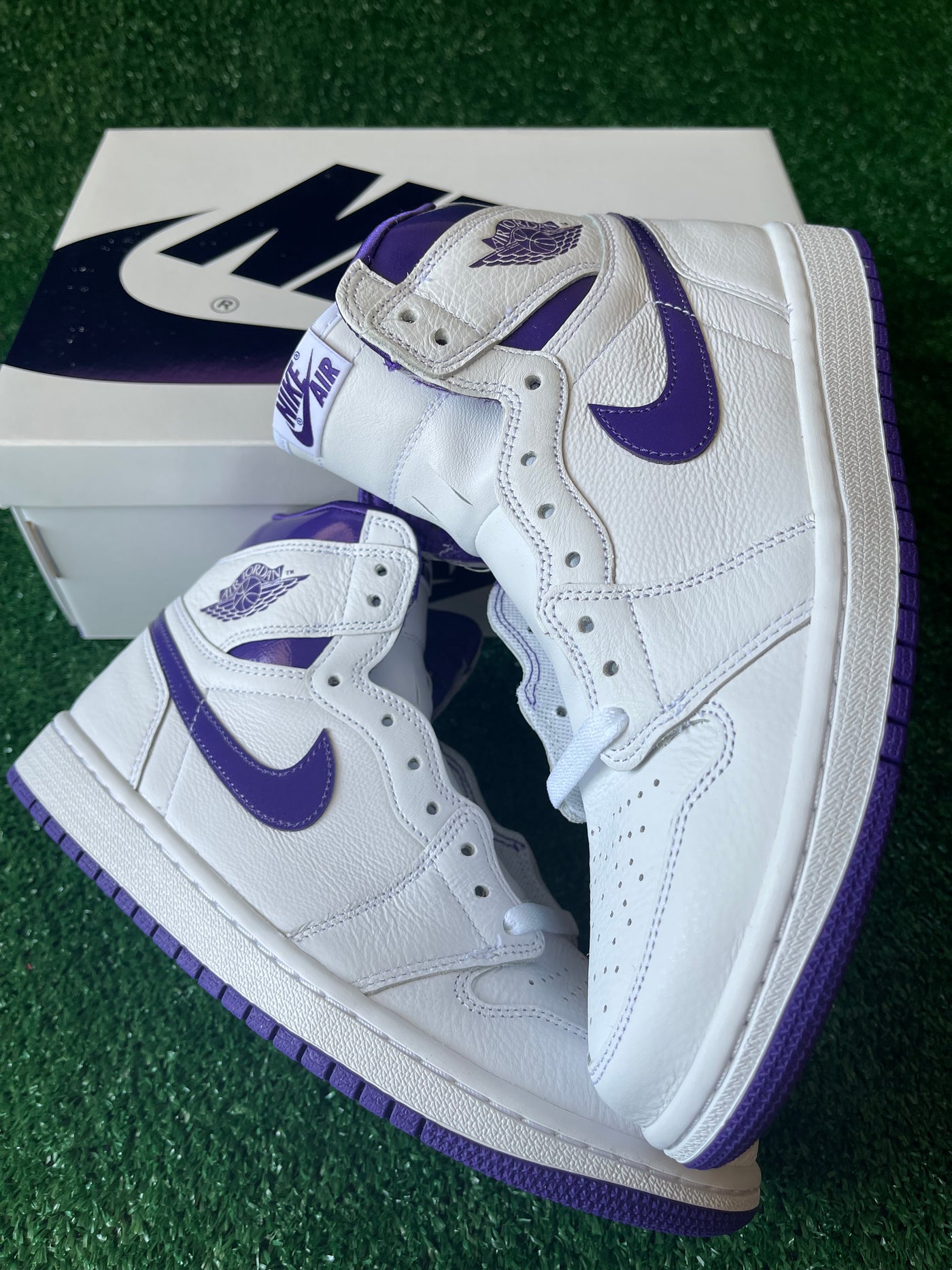 Air Jordan 1 Retro High (W) "Court Purple"