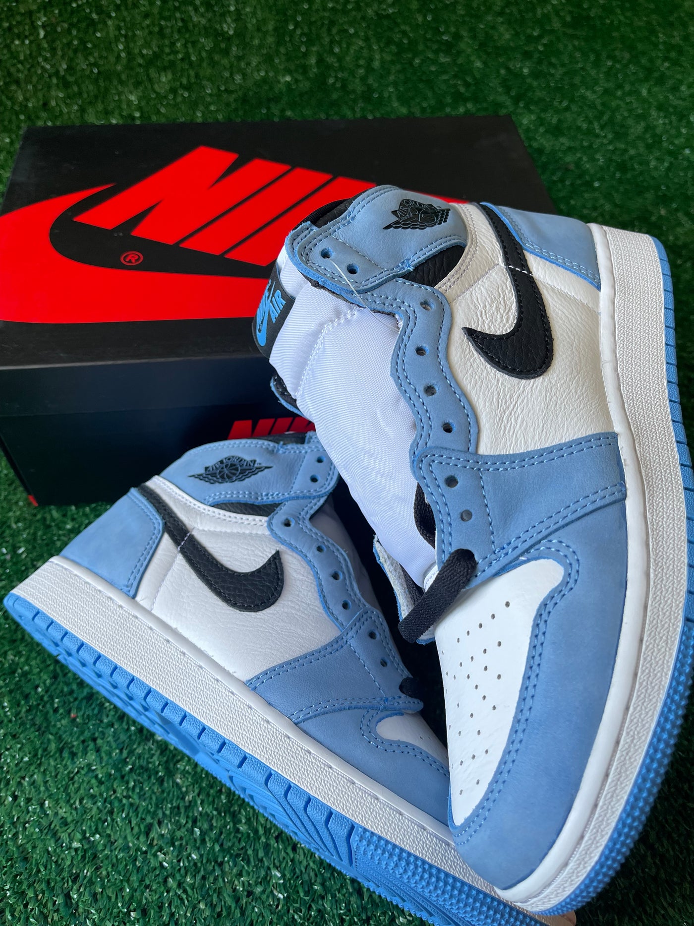 Air Jordan 1 Retro High GS "University Blue"