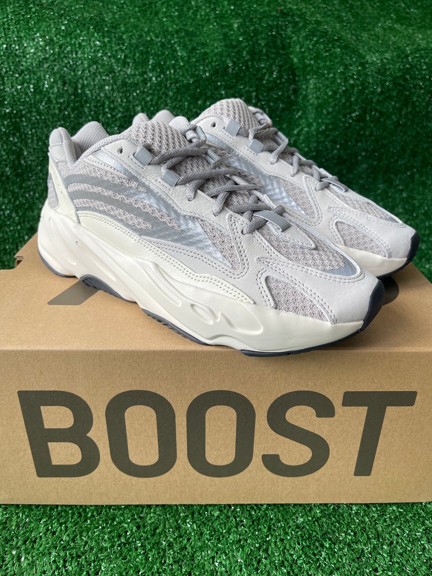 Yeezy Boost 700 "Static"