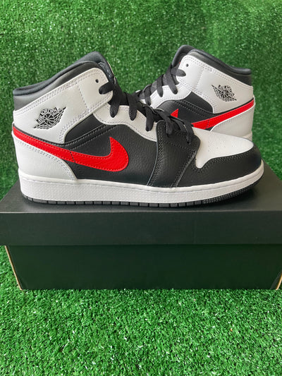 Air Jordan 1 Mid GS "Chile Red"